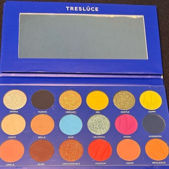 🌻 Tresluce The I Am Eyeshadow Palette New - Picture 1 of 2